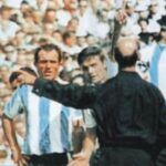 la-expulsion-de-rattin-en-1966:-el-origen-historico-de-las-tarjetas-en-el-futbol