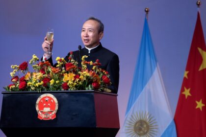dura-respuesta-de-la-embajada-china-a-los-dichos-del-embajador-estadounidense-peter-lamelas:-“ataco-y-difamo-la-cooperacion-entre-china-y-argentina”