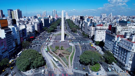 la-ciudad-de-buenos-aires-a-sus-pies-desde-la-cumbre-del-obelisco-en-ascensor