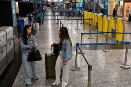 paro-de-ate-y-anac:-alertan-por-demoras-y-cancelaciones-de-vuelos-este-21-de-abril