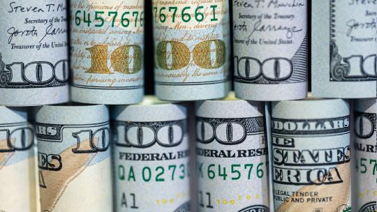el-dolar-blue-cerro-sin-cambios-este-lunes-20-de-abril-y-el-banco-central-compro-dolares