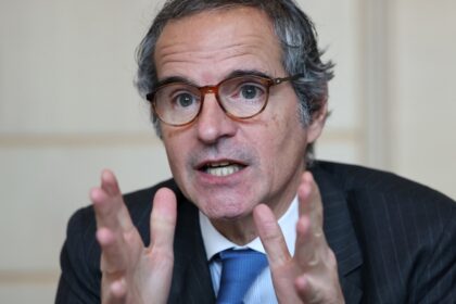 en-nueva-york,-el-argentino-rafael-grossi-se-somete-a-un-intenso-escrutinio-para-ser-jefe-de-la-onu