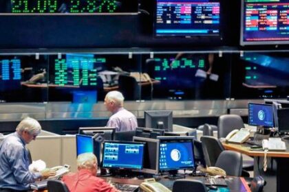 el-riesgo-pais-rebota-a-526-puntos-tras-una-jornada-de-toma-de-ganancias-en-los-bonos-soberanos