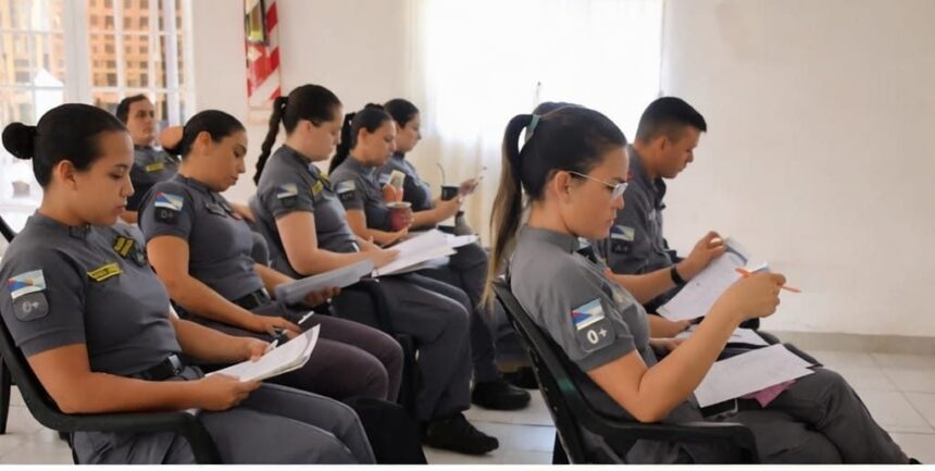 el-gobierno-de-misiones-firmo-un-convenio-de-becas-de-estudio-para-integrantes-de-las-fuerzas-de-seguridad
