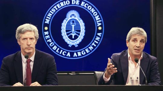 apuesta-a-la-“inocencia-fiscal”:-el-dato-que-uso-el-gobierno-para-atraer-usd-15.000-millones-del-colchon