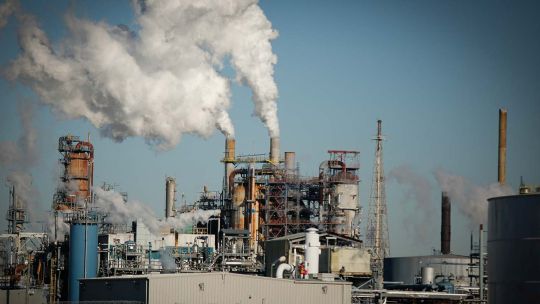 las-bolsas-rebotan-y-el-petroleo-afloja,-mientras-la-aie-advierte-por-una-crisis-energetica-sin-precedentes