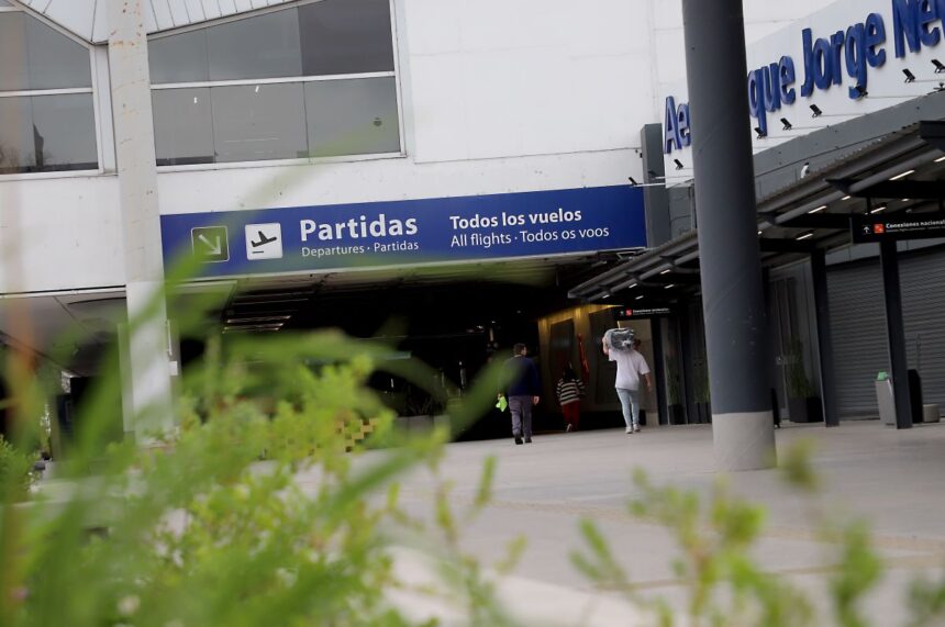 flight-delays-expected-as-state-workers’-union-go-on-24-hour-strike
