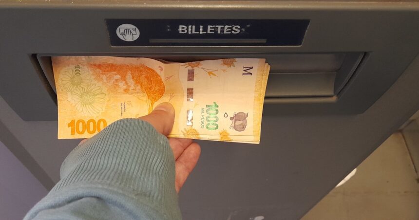salario-minimo-atrasado:-la-hora-no-alcanza-para-comprar-medio-kilo-de-pan
