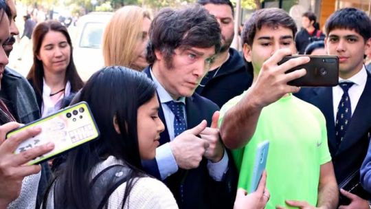 jovenes,-empleo-precario-y-elecciones:-por-que-el-voto-sub-35-que-llevo-a-milei-al-poder-ya-no-es-lo-que-era