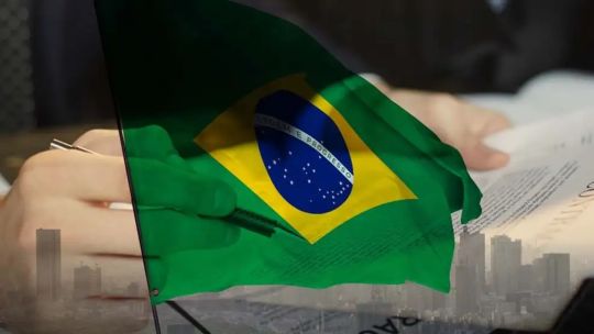 elecciones-en-brasil:-afirman-que-las-ultimas-encuestas-“dieron-vencedor-a-flavio-bolsonaro-por-dos-puntos”