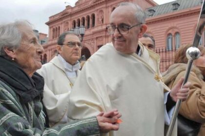 “pensar-claro-y-hablar-oscuro”:-la-maxima-de-bergoglio-para-navegar-el-poder-en-la-iglesia
