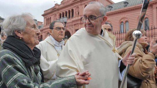 “pensar-claro-y-hablar-oscuro”:-la-maxima-de-bergoglio-para-navegar-el-poder-en-la-iglesia