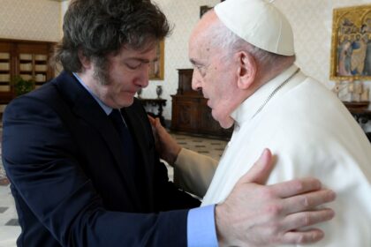 javier-milei-revelo-cual-fue-la-respuesta-del-papa-francisco-cuando-le-pidio-perdon-por-haber-dicho-que-era-“el-representante-del-maligno-en-la-tierra”