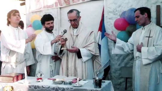la-argentina-de-francisco:-el-documental-que-revela-el-origen-del-“papa-de-las-periferias”