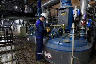 argentine-companies-replace-manufacturing-with-importing-—-with-huge-profit-margins