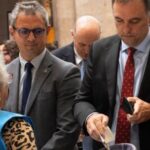 “¿cuanto-es-lo-correcto?-¿cuanto-queda-bien?”:-manuel-adorni-frente-al-diezmo-y-la-velocidad-meme-argentina