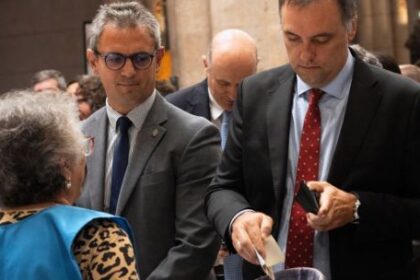 “¿cuanto-es-lo-correcto?-¿cuanto-queda-bien?”:-manuel-adorni-frente-al-diezmo-y-la-velocidad-meme-argentina