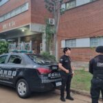 revision-de-mochilas,-controles-en-los-banos-y-presencia-policial:-asi-son-los-protocolos-preventivos-en-escuelas-ante-amenazas-de-tiroteos