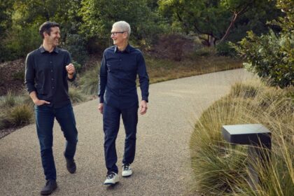 apple-anuncio-que-john-ternus-reemplazara-a-tim-cook-como-ceo-a-partir-de-septiembre