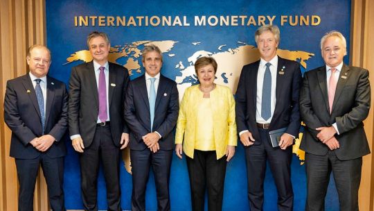 luis-caputo-sortea-el-test-con-los-bonistas-de-julio,-pero-para-el-mercado-es-clave-salir-a-emitir-deuda