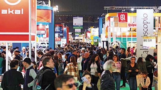 como-ahorrar-en-la-feria-del-libro-2026:-beneficios-exclusivos