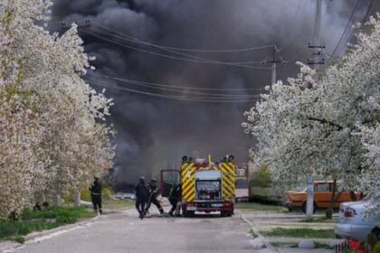en-direct,-guerra-en-ucrania|-pret-europeen,-reparation-de-loleoduc-droujba,-frappes-nocturnos-rusos-:-le-point-sur-la-situacion-dans-le-pays