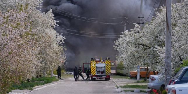 en-direct,-guerra-en-ucrania|-pret-europeen,-reparation-de-loleoduc-droujba,-frappes-nocturnos-rusos-:-le-point-sur-la-situacion-dans-le-pays