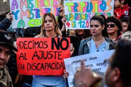 discapacidad:-prestadores-se-movilizan-en-cordoba-contra-la-reforma-que-podria-dejar-sin-servicios-ni-tratamientos-a-miles-de-personas