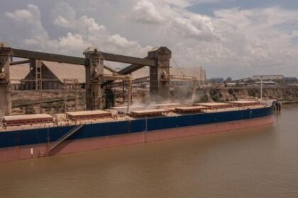 argentina-export-deluge-gives-milei-chance-to-rebuild-dollar-reserves