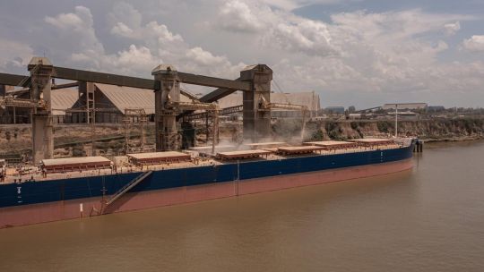 argentina-export-deluge-gives-milei-chance-to-rebuild-dollar-reserves