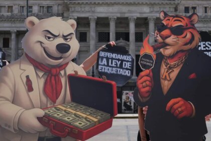 etiquetado-frontal:-el-gobierno-se-alinea-con-el-lobby-de-coca-cola,-arcor-y-danone-y-busca-minar-la-ley-en-el-mercosur