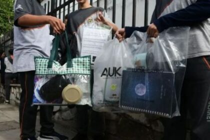 por-que-llevan-utiles-en-bolsas:-que-dice-el-protocolo-del-ministerio-de-educacion