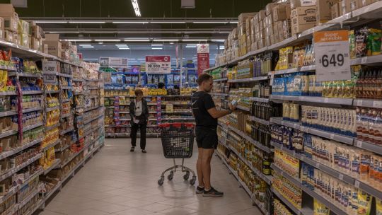argentina’s-economic-activity-posts-biggest-slump-since-2023