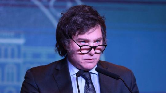 “es-la-arquitectura-institucional-del-saqueo”:-en-“qr!”-analizaron-el-“industricidio”-de-javier-milei