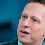 que-hace-peter-thiel-en-la-argentina:-superclasico,-flan-con-dulce-de-leche-y-contratos-de-vigilancia-con-santiago-caputo