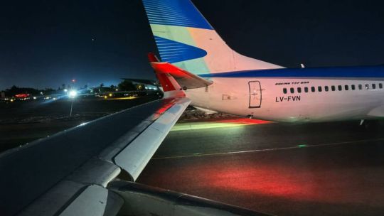 choque-entre-aviones-de-latam-y-aerolineas-argentinas-en-santiago-de-chile:-hubo-demoras-y-cancelaciones