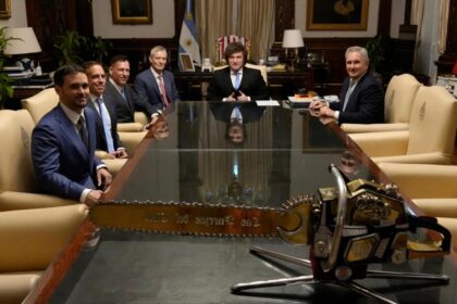 en-un-clima-de-hermetismo,-javier-milei-recibio-por-segunda-vez-al-empresario-tecnologico-peter-thiel,-dueno-de-palantir