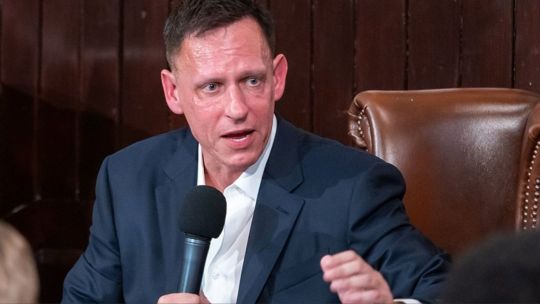 peter-thiel,-palantir-y-la-polemica-por-la-vigilancia-global:-alertan-por-riesgos-para-argentina