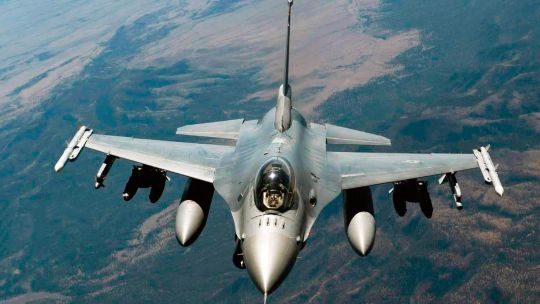 peru-ratifica-la-compra-de-aviones-f-16-tras-crisis-politica