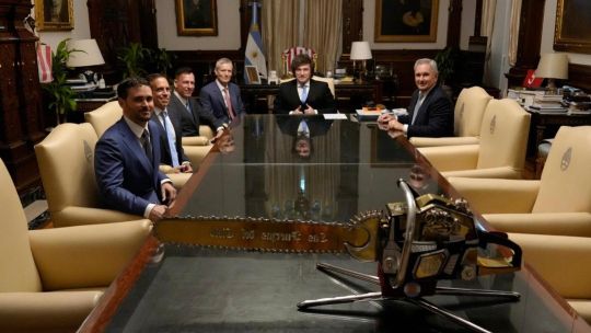 milei-discusses-taxes,-culture-war,-politics-during-‘wonderful’-meeting-with-peter-thiel