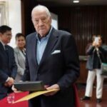 se-abre-la-convocatoria-a-la-beca-robert-cox-para-el-posgrado-en-periodismo-de-investigacion
