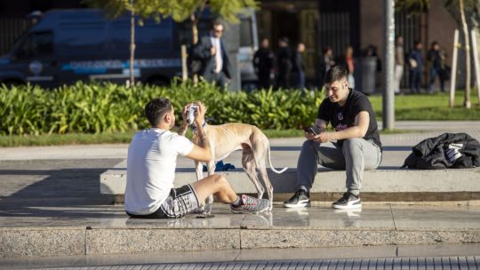 clima-en-rosario:-jornada-estable-con-sol-y-ambiente-agradable-para-el-cierre-de-la-semana