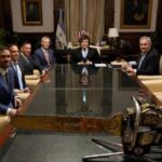 dante-gebel,-los-ray-ban-y-la-republica-tecnologica-de-milei