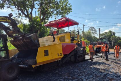 pavimento-urbano-|-en-puerto-iguazu,-nuevas-cuadras-asfaltadas-beneficiaran-a-los-vecinos