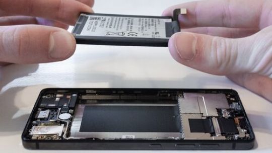 celulares-:fabricantes-preparan-la-vuelta-de-las-baterias-removibles