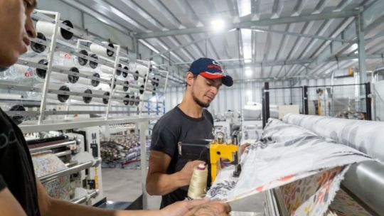 la-industria-textil-en-caida-libre:-registro-una-contraccion-del-33%-interanual-en-febrero