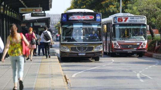 colectivos-en-el-amba:-circulan-hasta-un-40%-menos-por-el-aumento-del-combustible