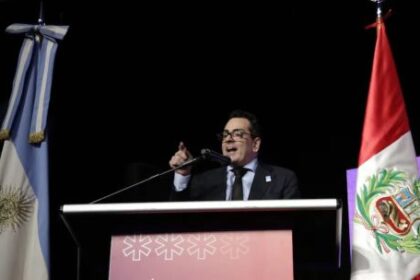 milei’s-culture-secretary-heckled-at-opening-of-50th-buenos-aires-book-fair