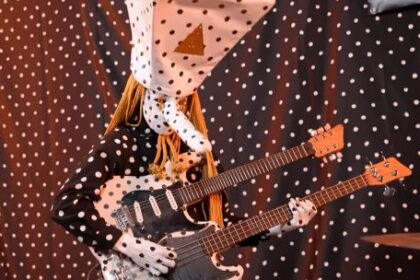 angine-de-poitrine:-el-ruido-del-futuro-o-como-desafinar-el-rock-hasta-volverlo-nuevo