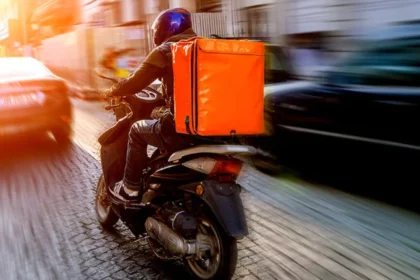 delivery,-¿a-que-costo?-el-impacto-invisible-detras-de-tu-pedido-en-30-minutos